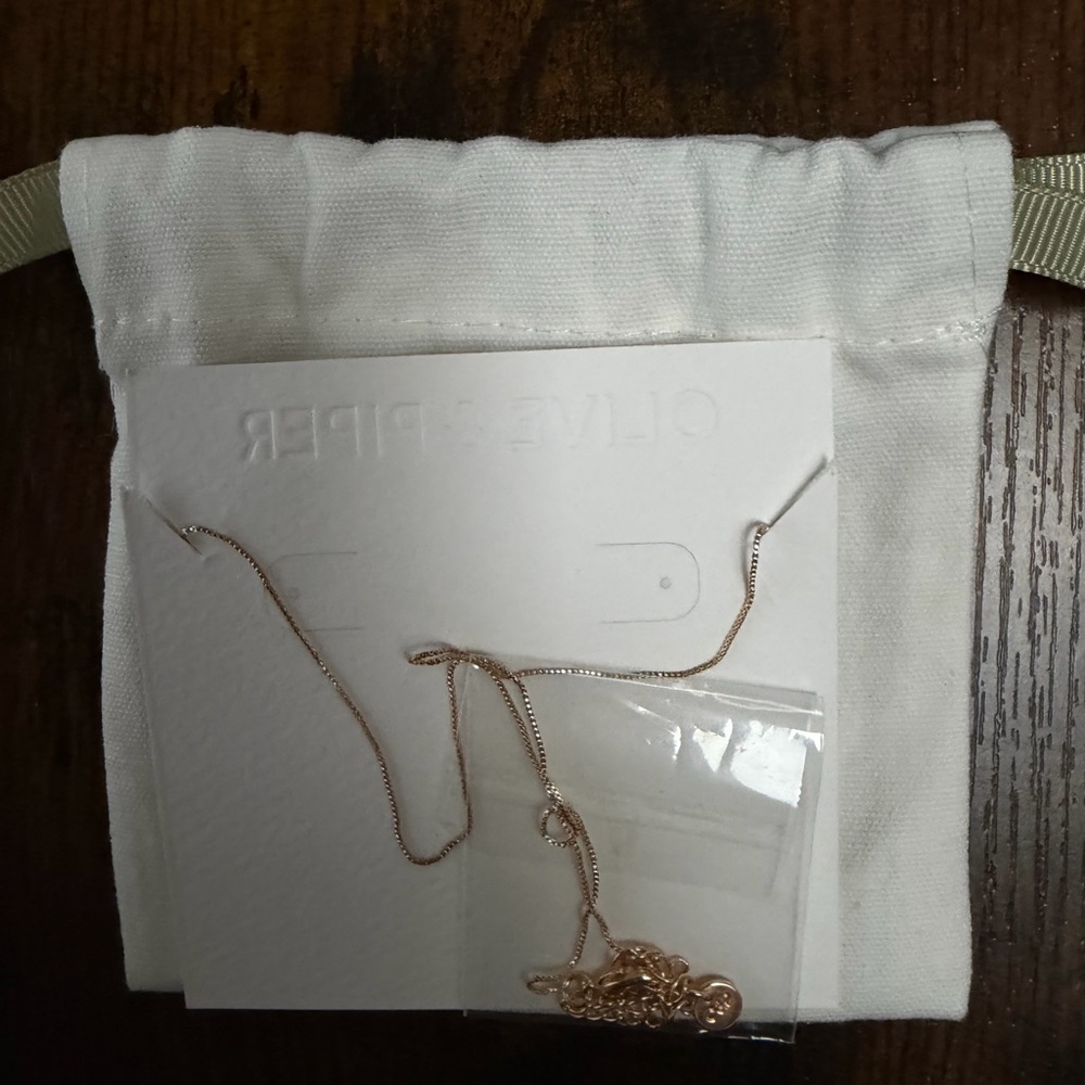 Essie Pendant - Picture 6 of 7